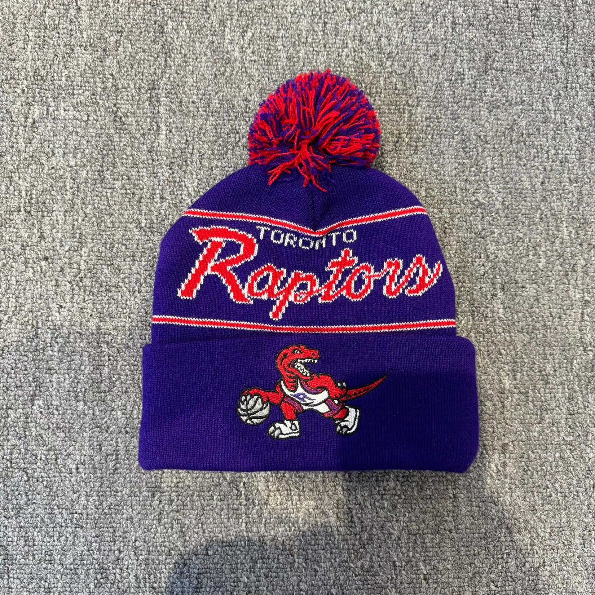 Mitchell & Ness Mitchell & Ness Toronto Raptors NBA Beanie Q5 Size ONE SIZE - 1 Thumbnail