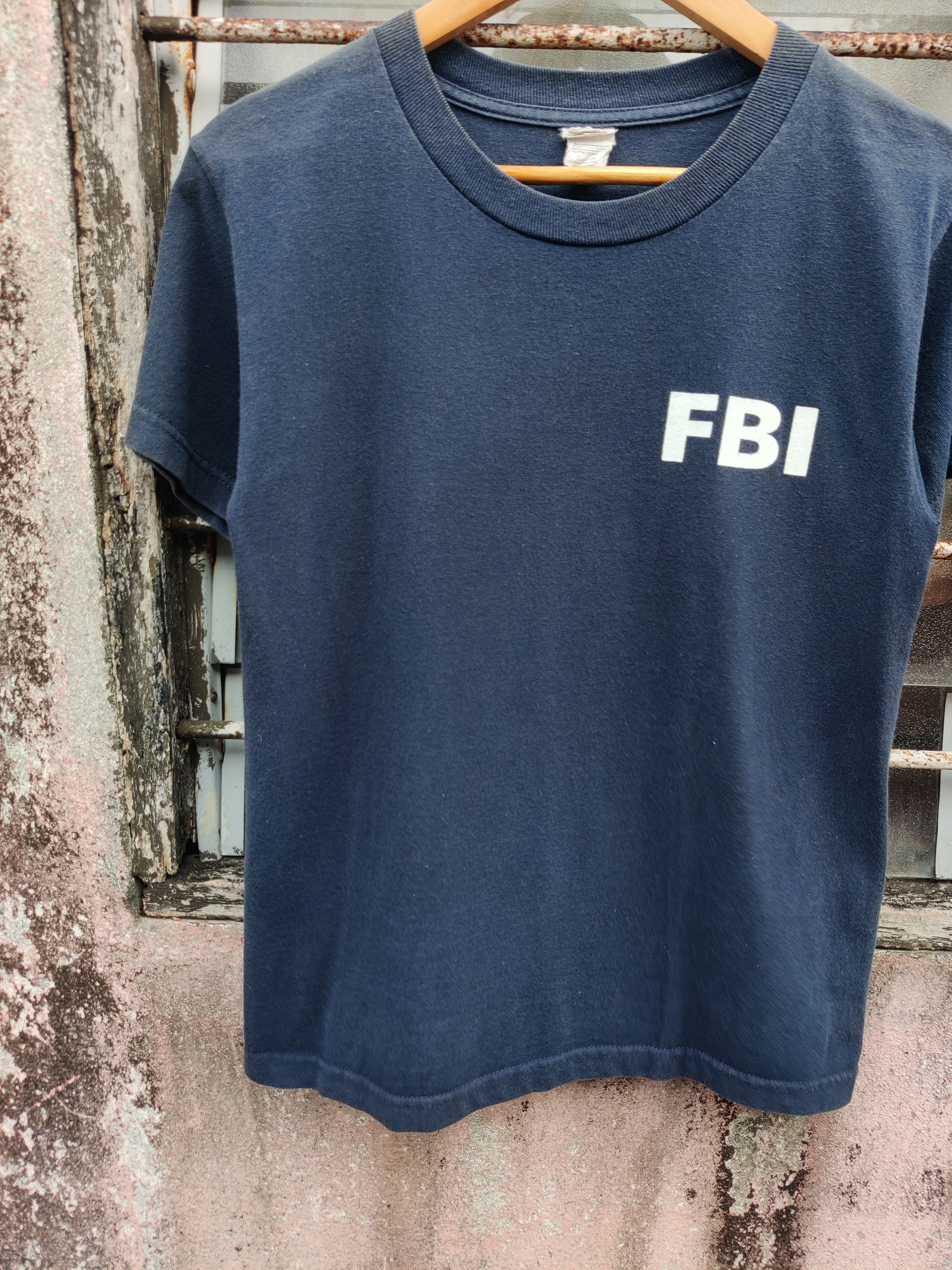 Vintage Vintage Female Body Inspector FBI Shirt Size US S / EU 44-46 / 1 - 5 Thumbnail
