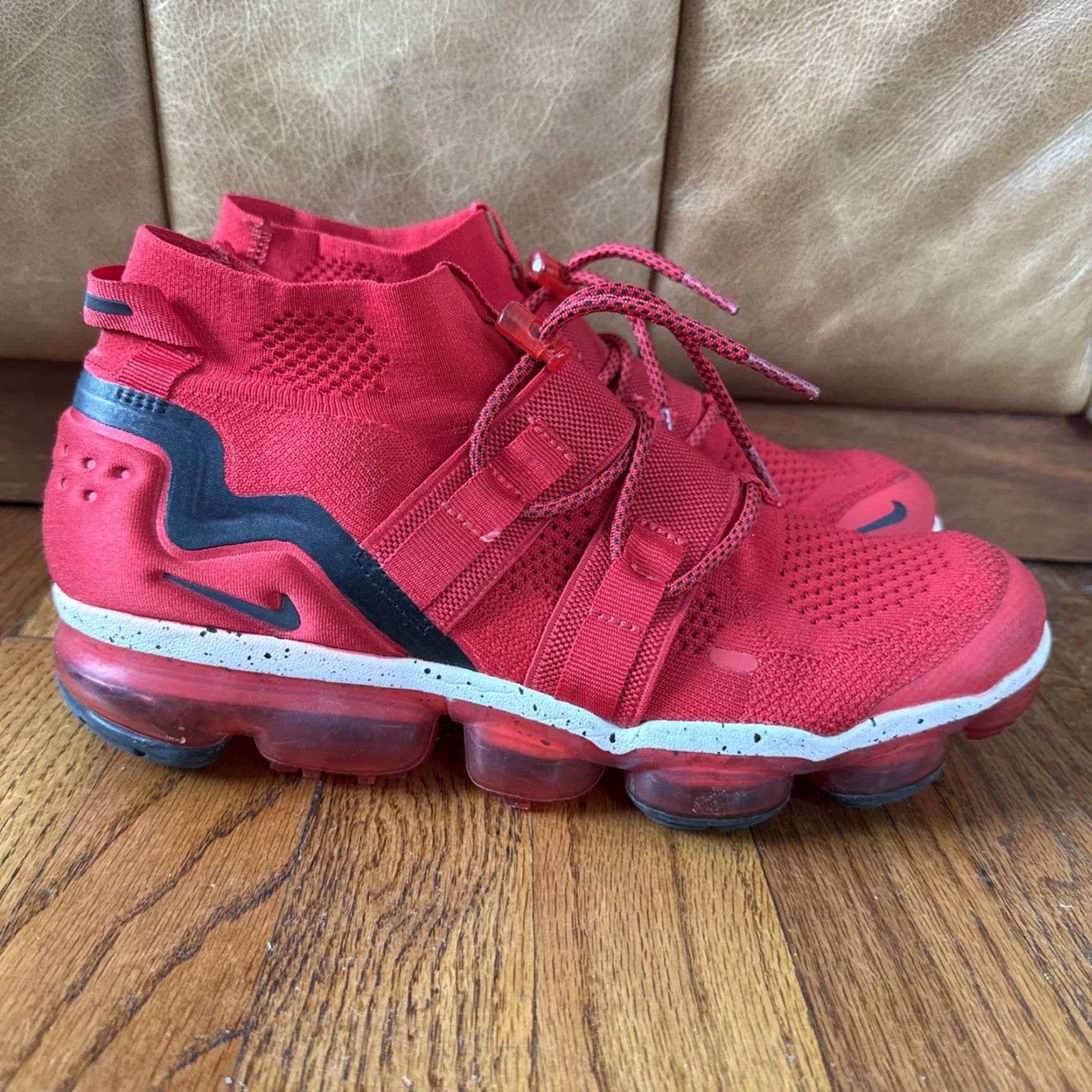 VINTAGE Rare Nike AIR VAPORMAX UTILITY red Size 8,5 Men 