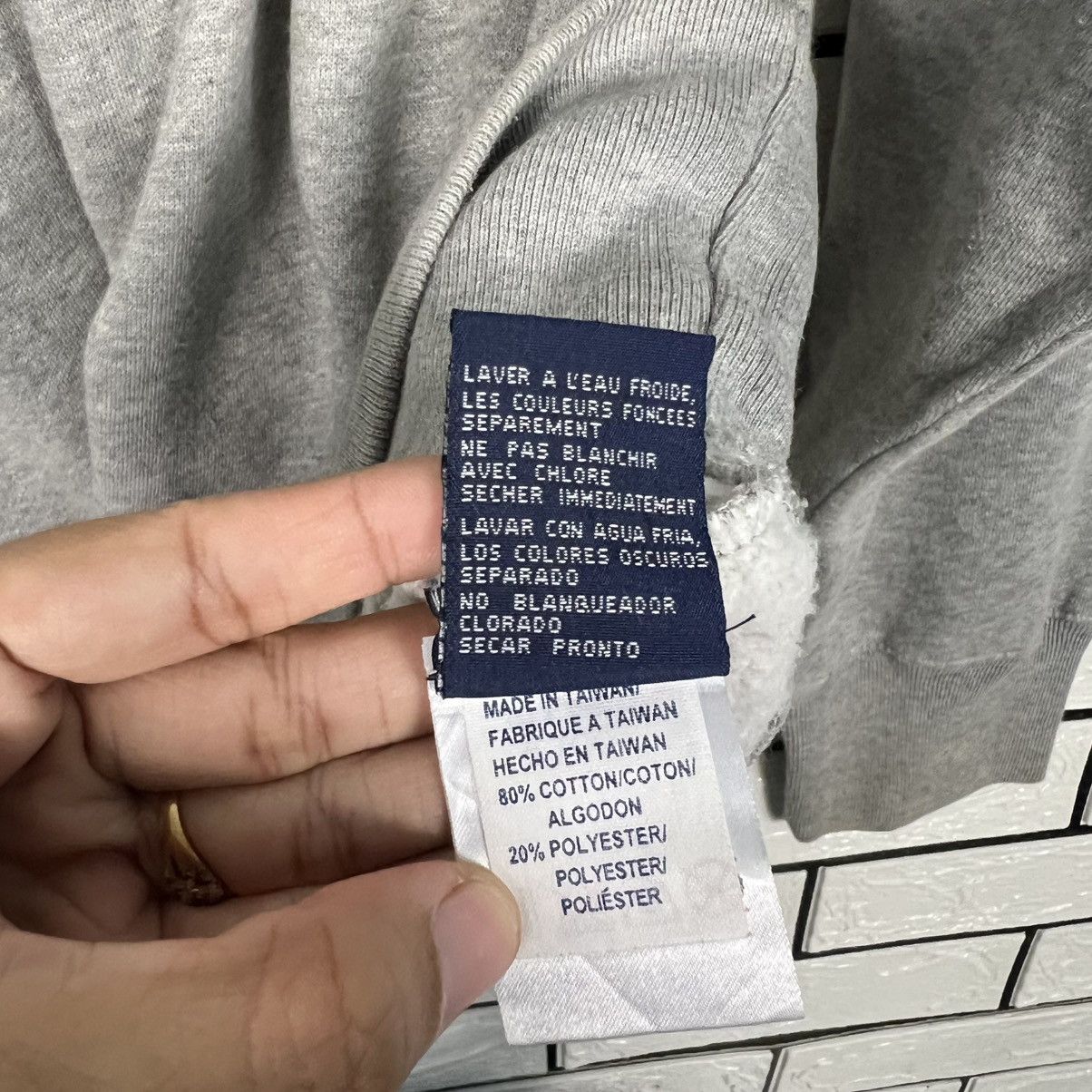 Tommy Hilfiger Y2k Vintage TOMMY HILFIGER Big Logo Sweatshirt #3943-C180 Size US M / EU 48-50 / 2 - 11 Thumbnail