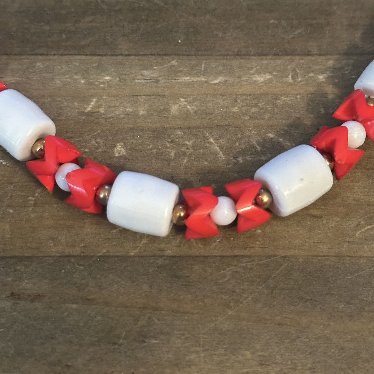 Vintage Vintage red and white bead necklace Size ONE SIZE - 3 Thumbnail