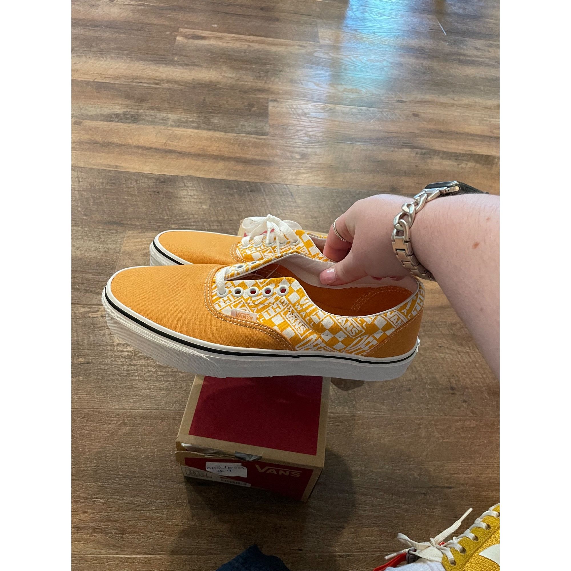 Vans Vans Era Off The Wall Golden Nugget VN0A54F13S61 Men’s 7.5 W Size US 7.5 / EU 40-41 - 3 Thumbnail