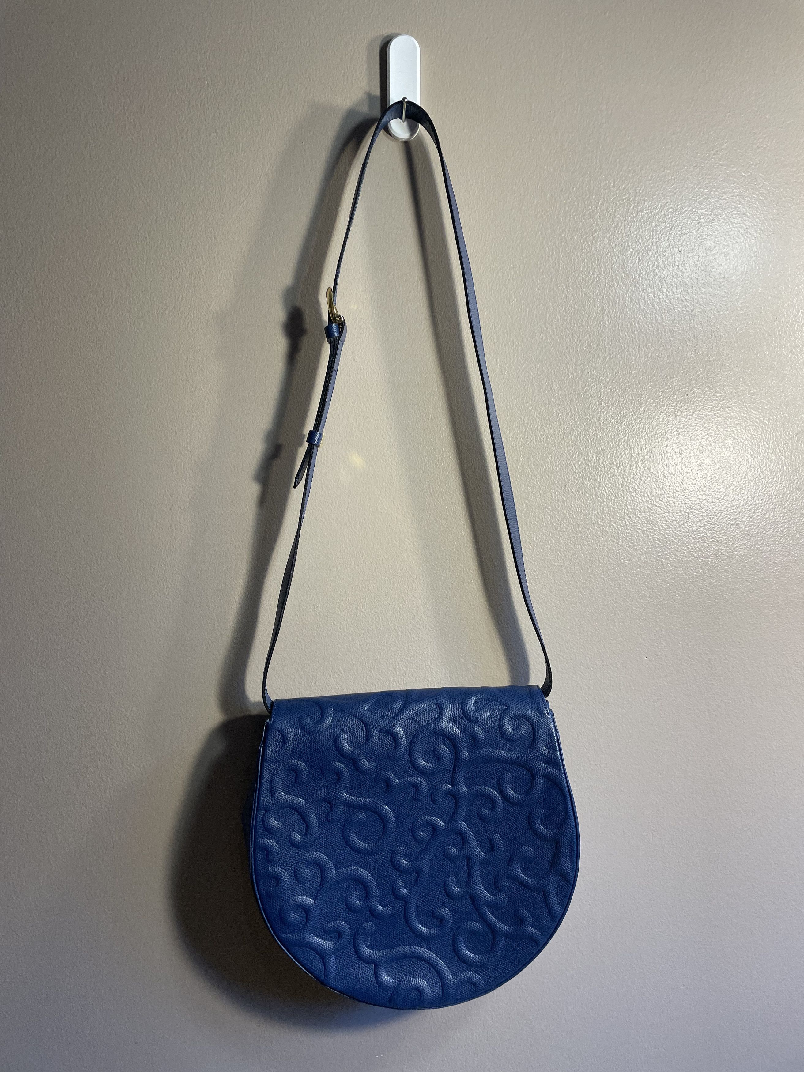 Yves Saint Laurent YSL Arabesque Navy Shoulder Bag Size ONE SIZE - 5 Thumbnail