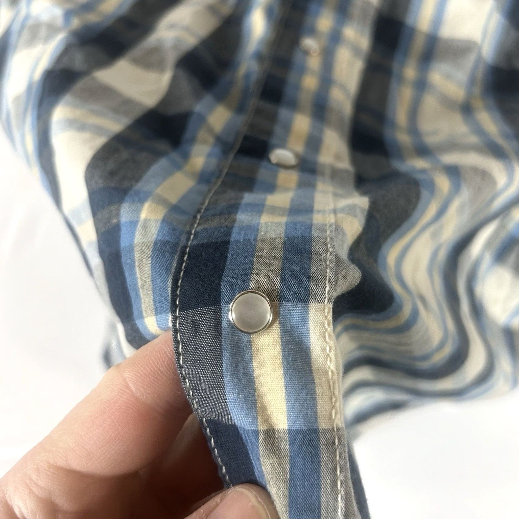 Levi's Levis Pearl Snap Western Shirt Mens L Blue Plaid Long Sleeve Modern Fit L/S Size US L / EU 52-54 / 3 - 5 Thumbnail