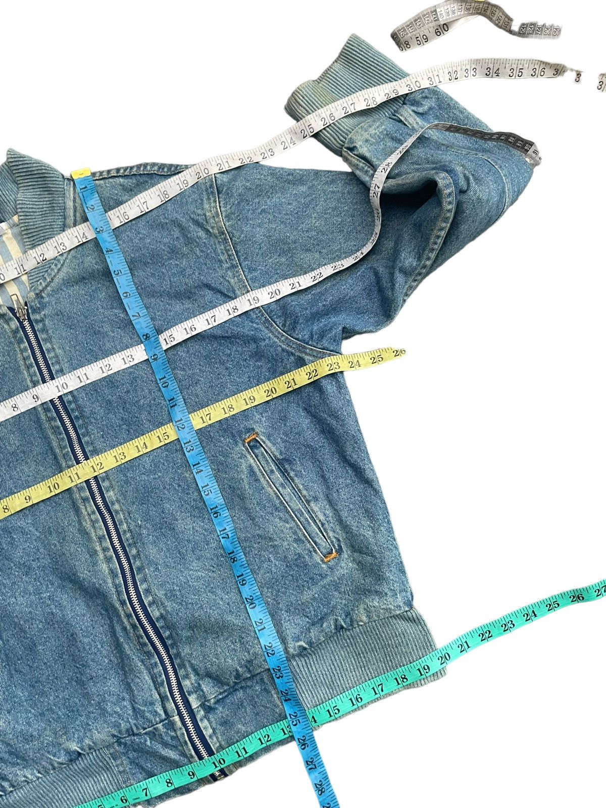 Vintage Vintage 3 Horse Embossed Denim Jacket Size US L / EU 52-54 / 3 - 16 Thumbnail