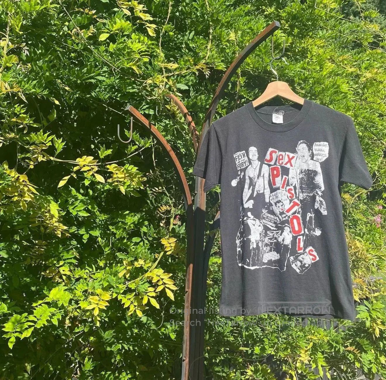 Vintage Vintage Sex Pistols 90s Band Tee. Size US S / EU 44-46 / 1 - 7 Thumbnail