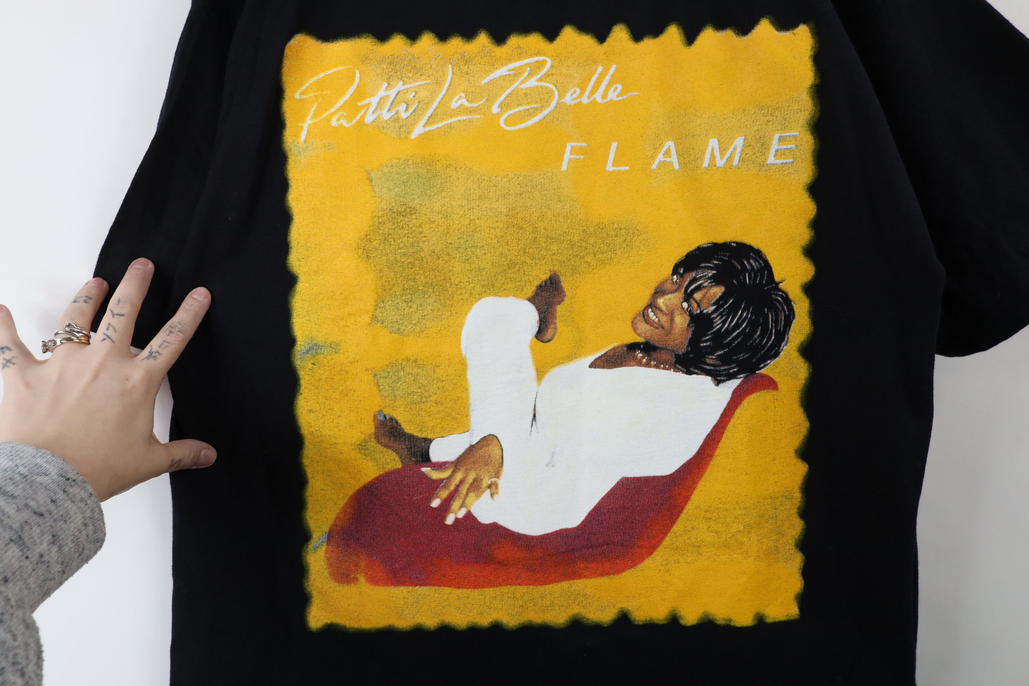 Vintage Vintage 90s Tour Patti La Belle Band T-Shirt Black Cotton Size US XL / EU 56 / 4 - 4 Thumbnail