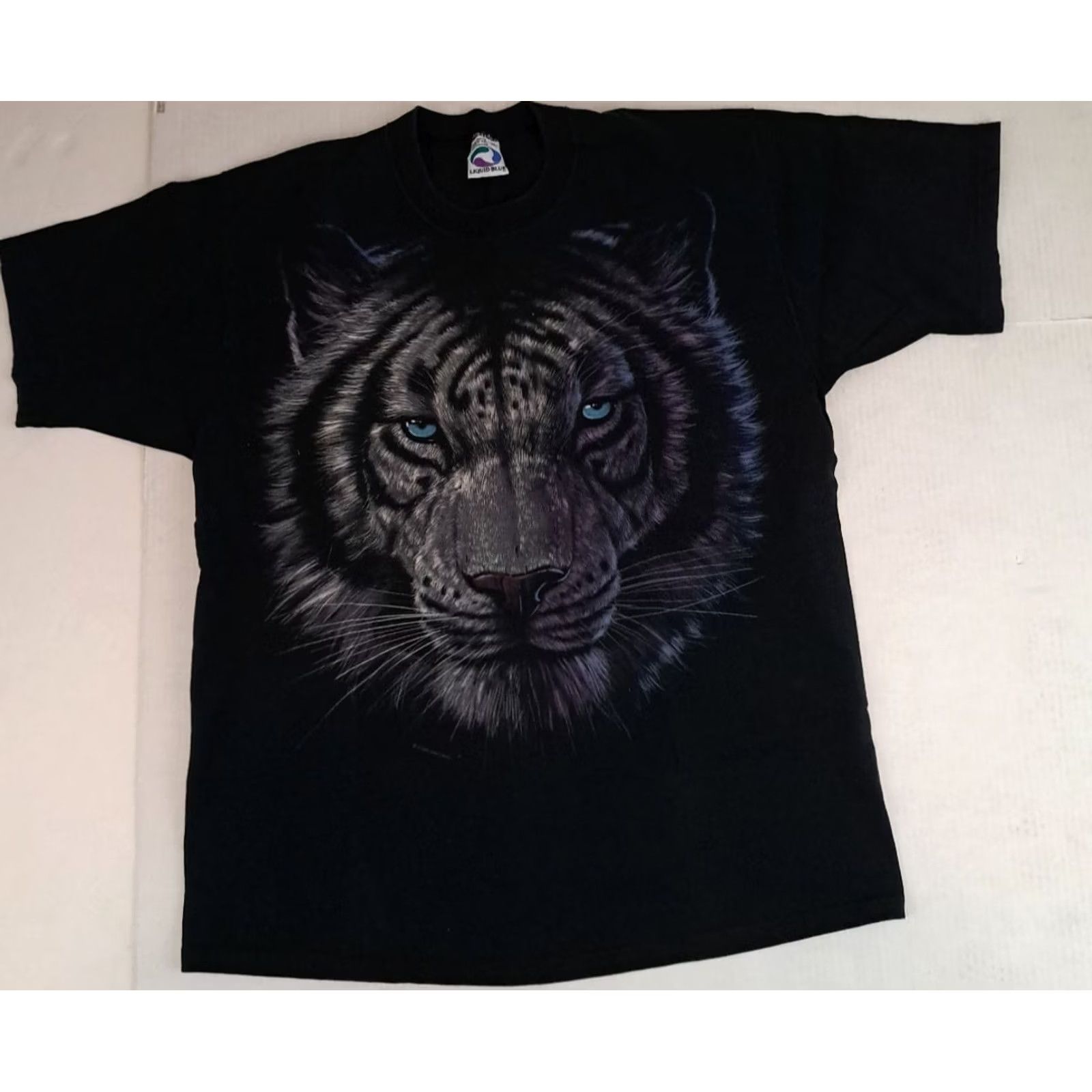 Liquid Blue VINTAGE Wildlife Snow Tiger Front & Back Print Liquid Blue USA Made T-Shirt XL Size US XL / EU 56 / 4 - 2 Thumbnail