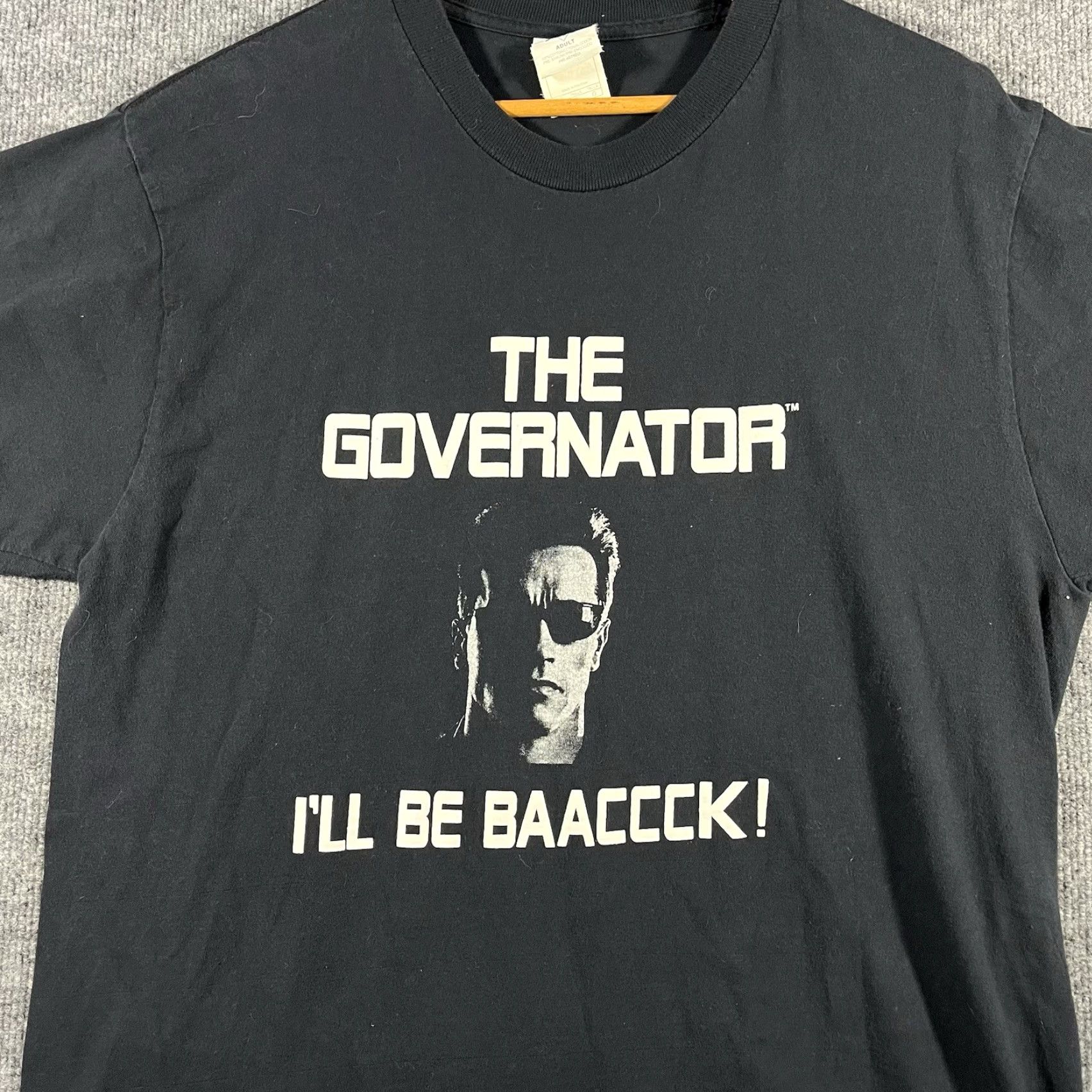 Vintage VINTAGE Arnold Schwarzenegger The Governator T-Shirt Mens Large Black Cotton 1990s Movie Graphic Tee California Size US L / EU 52-54 / 3 - 2 Thumbnail