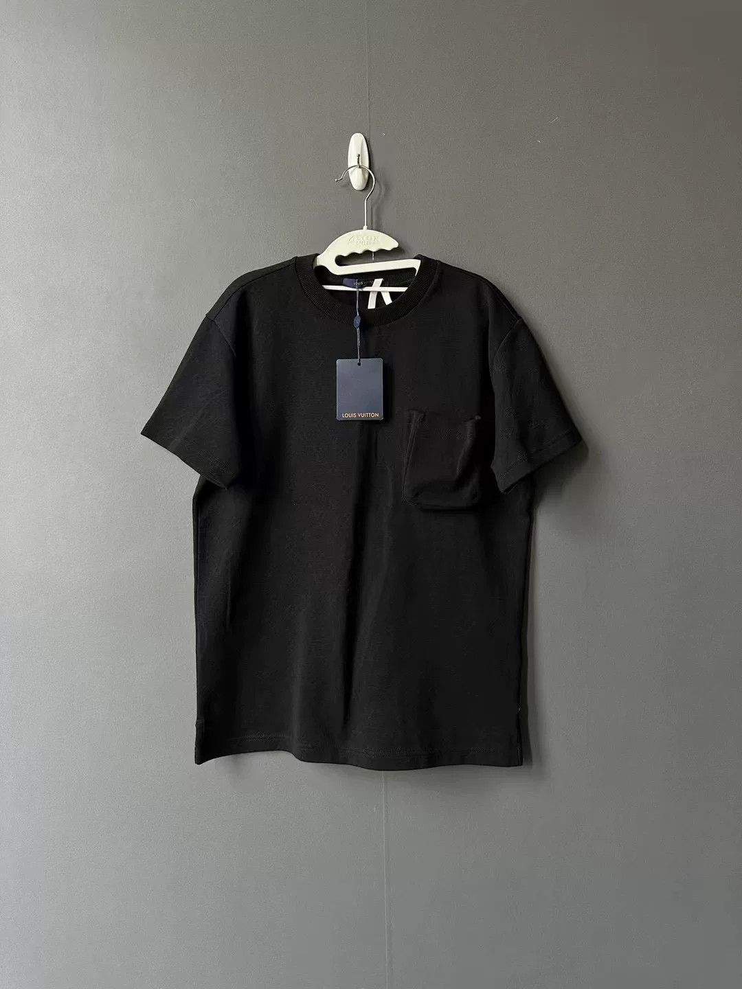 Louis Vuitton louis vuitton black short sleeve pocket tee Size US XS / EU 42 / 0 - 1 Thumbnail