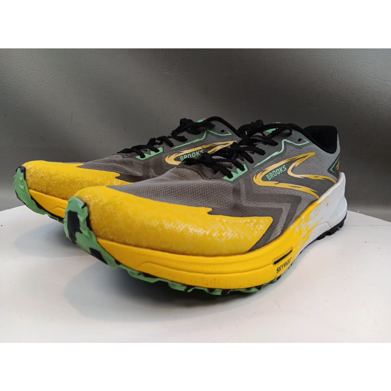 Brooks Brooks Catamount Sneaker Men 15 Lemon Chrome Sedona Sage Yellow Breathable Cushioned D Rubber Cleat Shoe Size US 14 / EU 47 - 4 Thumbnail