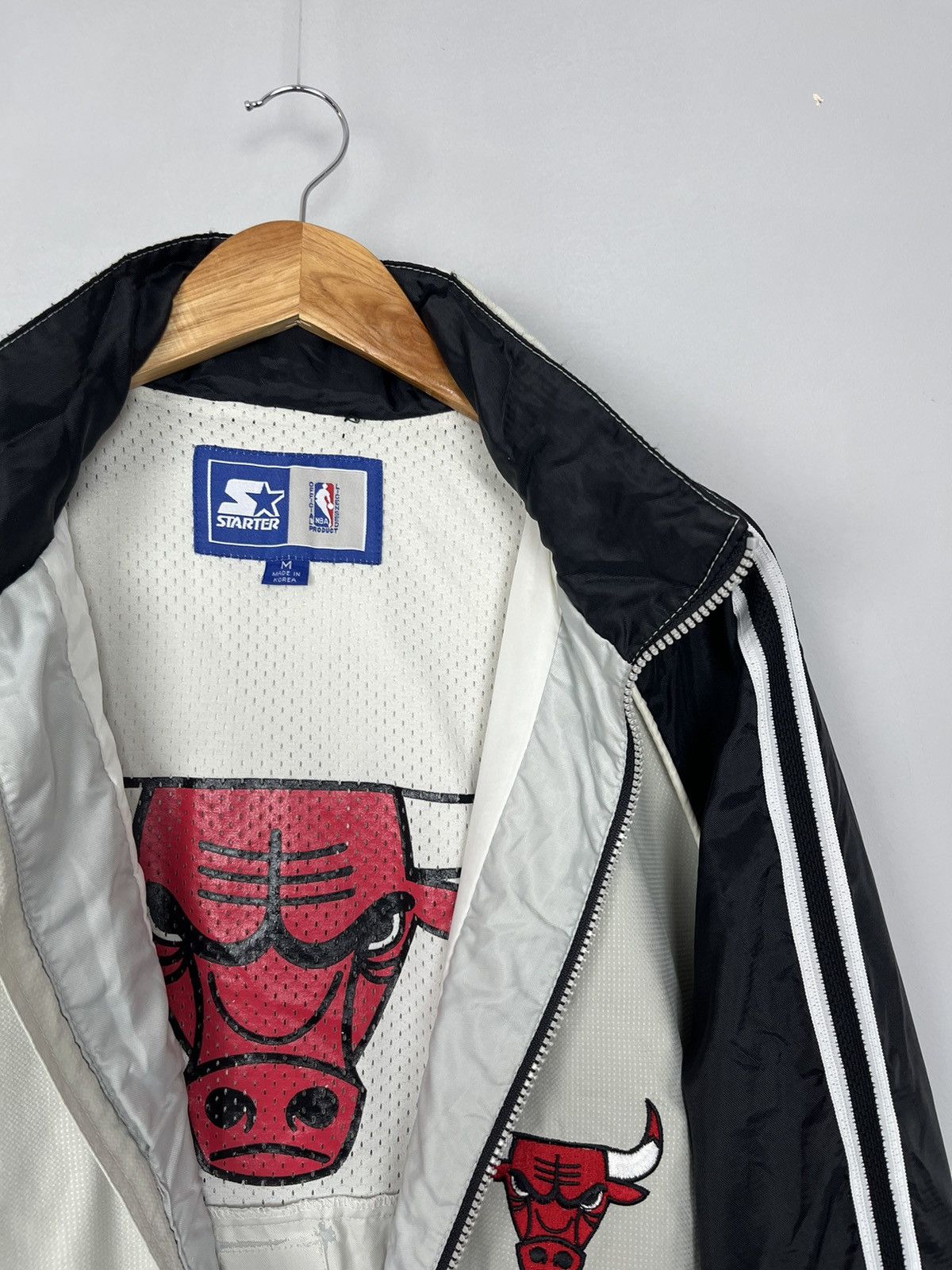 NBA × Starter × Vintage Starter NBA Chicago Bulls Retro Full Zip Nylon Jacket Korea Size US M / EU 48-50 / 2 - 4 Thumbnail