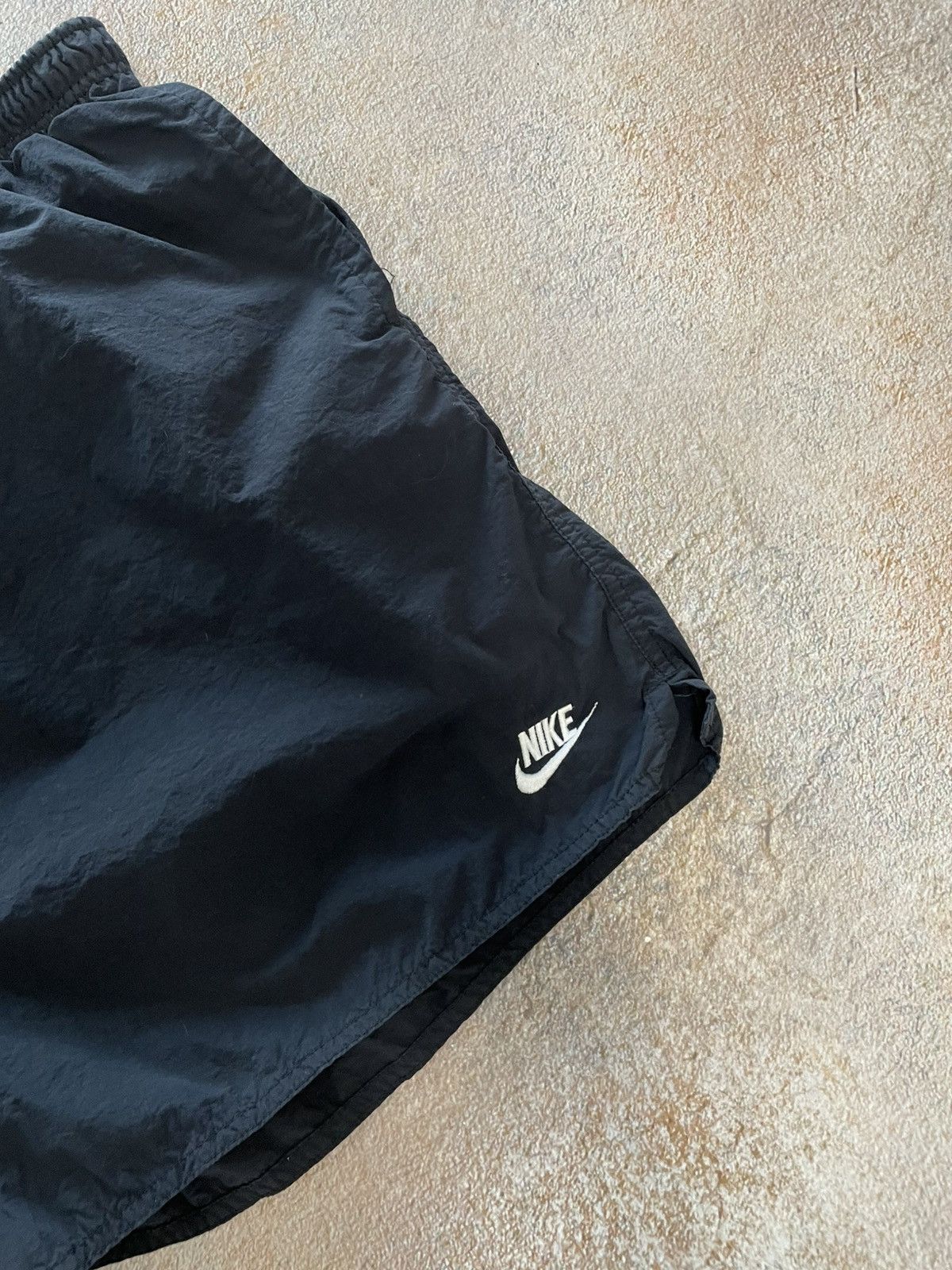 Nike Vintage Nike Nylon Drill Black Shorts Big Swoosh Size US 38 / EU 54 - 5 Thumbnail