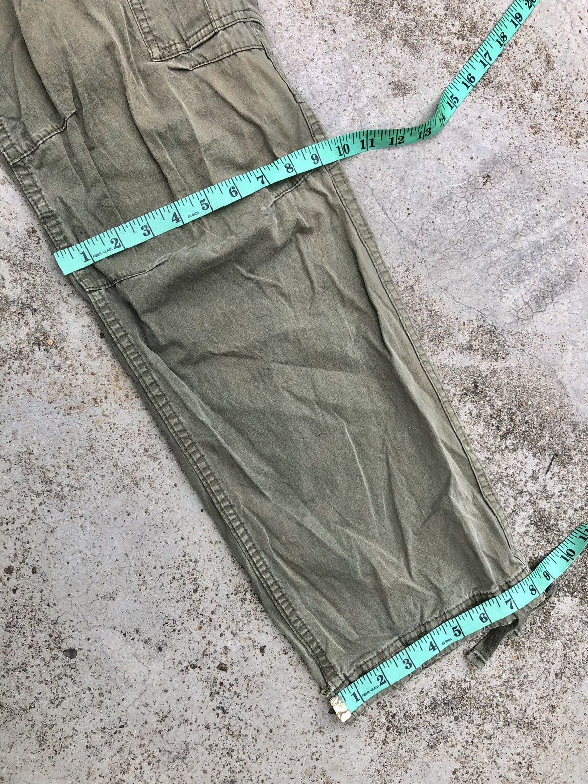 Uniqlo SUN FADED SIX POCKET CARGOPANT Size US 33 - 17 Thumbnail