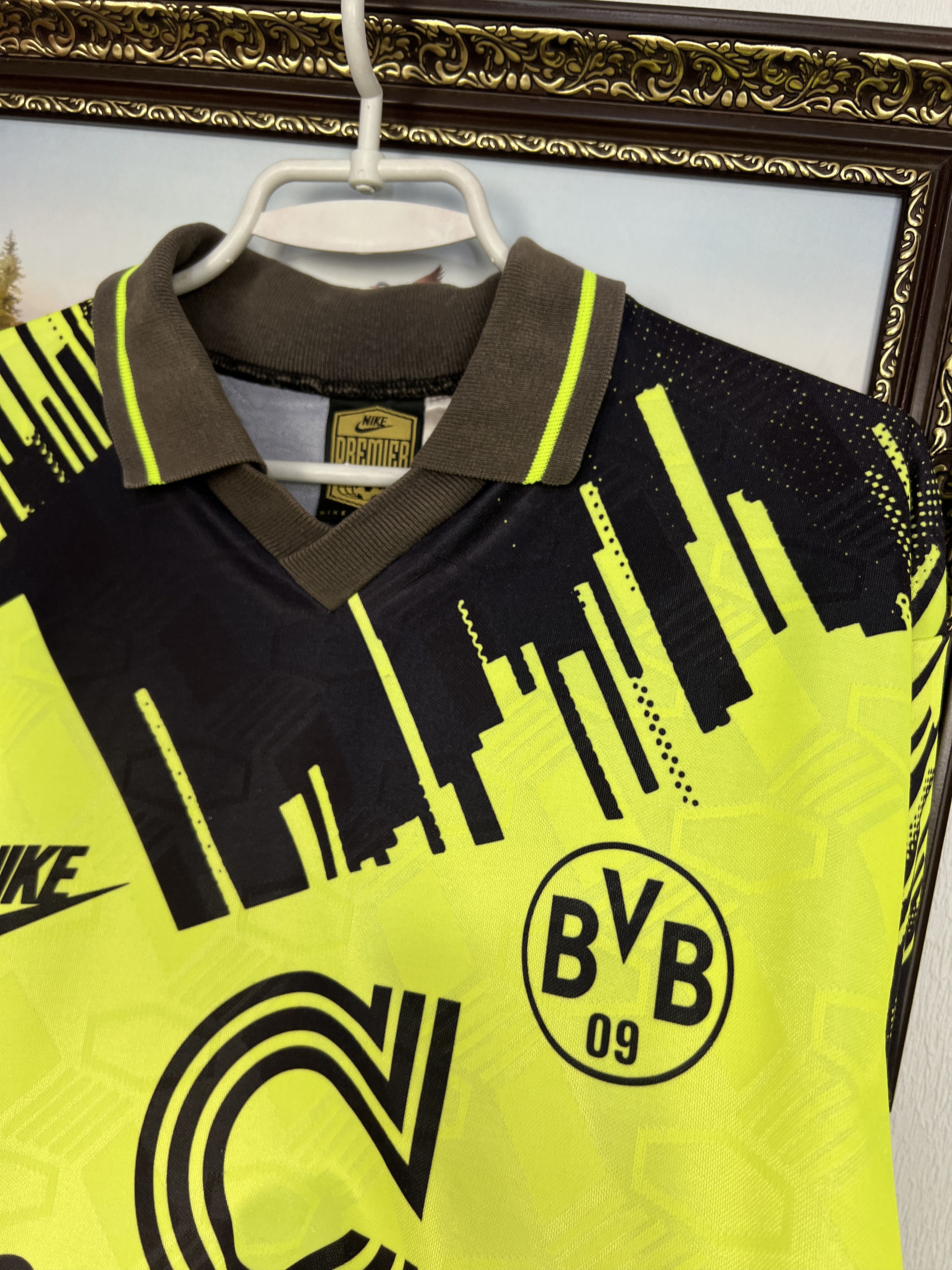 Nike Borussia Dortmund football shirt Nike Chapuisat Tee Shirt Size US M / EU 48-50 / 2 - 4 Thumbnail