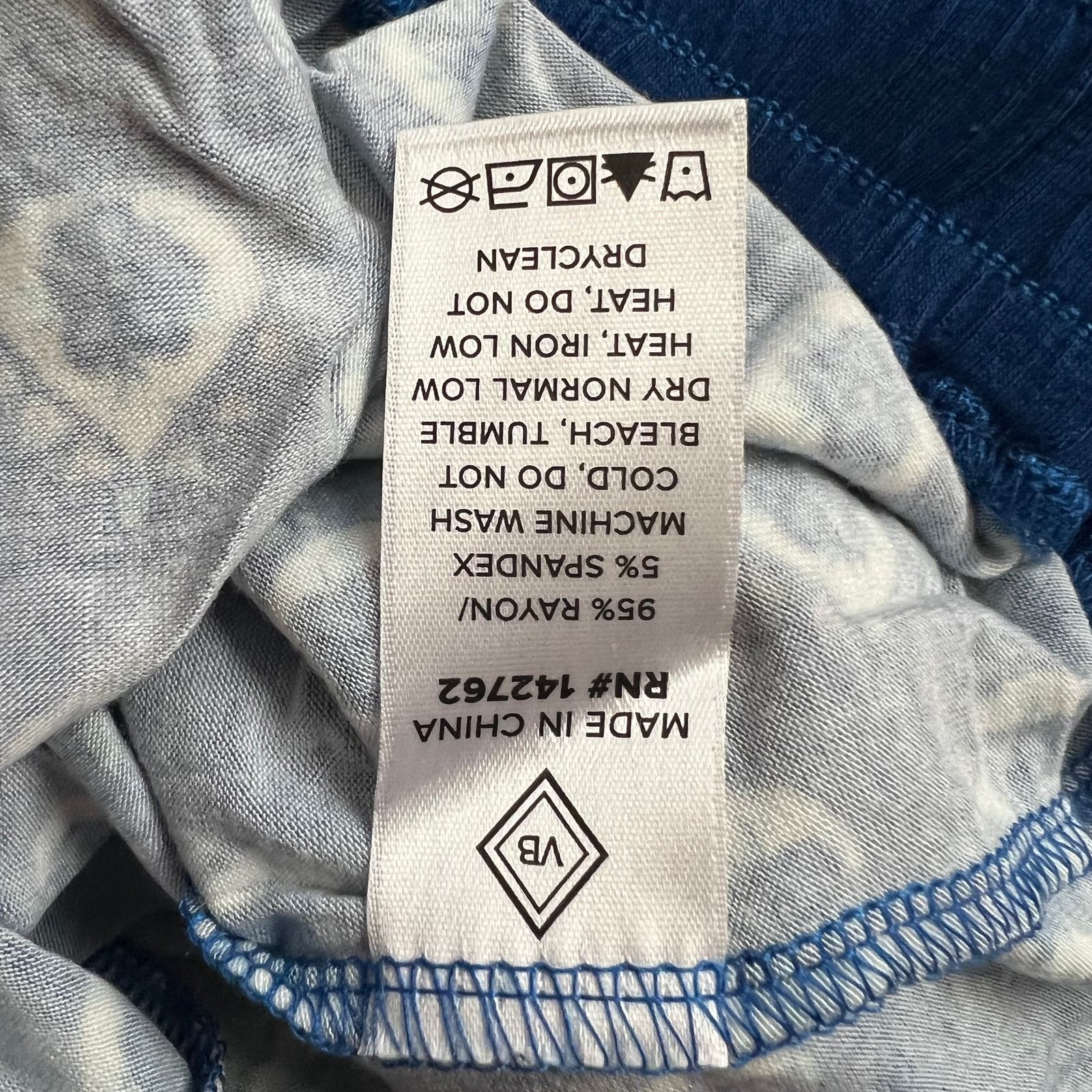 Vera Bradley VERA BRADLEY Indigo Briar Cool Allegra Pants w/ Tags, Small Size 28" / US 6 / IT 42 - 8 Thumbnail