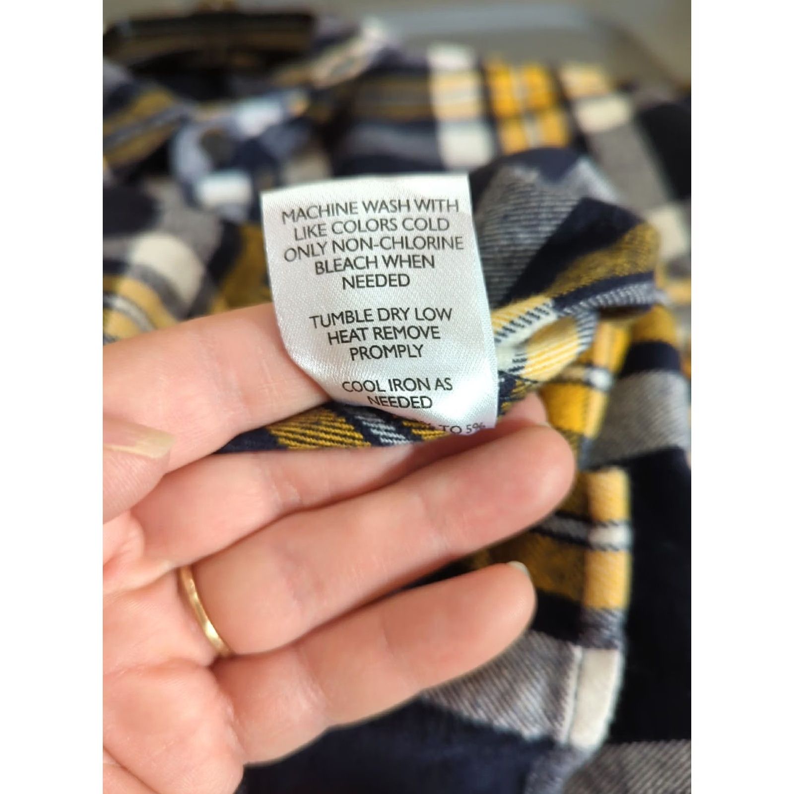 Vintage FIVEBROTHER Heavy Flannel Shirt Mens Large Blue Gold Plaid Outdoors hunting Size US L / EU 52-54 / 3 - 8 Thumbnail