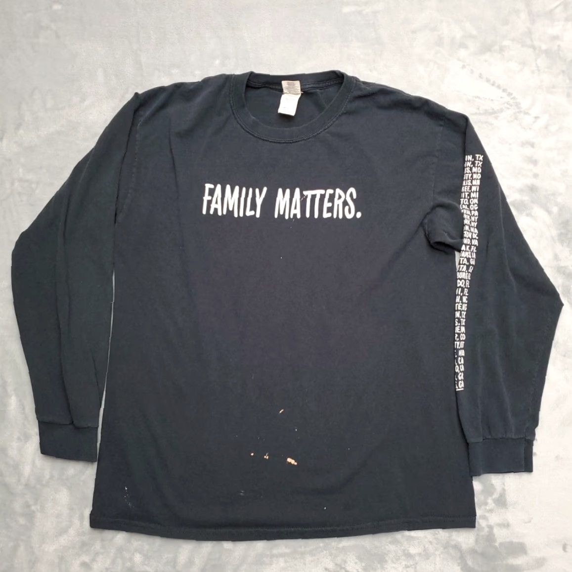 Gildan Chance the Rapper Shirt Mens L Black Family Matters Tour DRAM Metro Music TEE Size US L / EU 52-54 / 3 - 2 Thumbnail