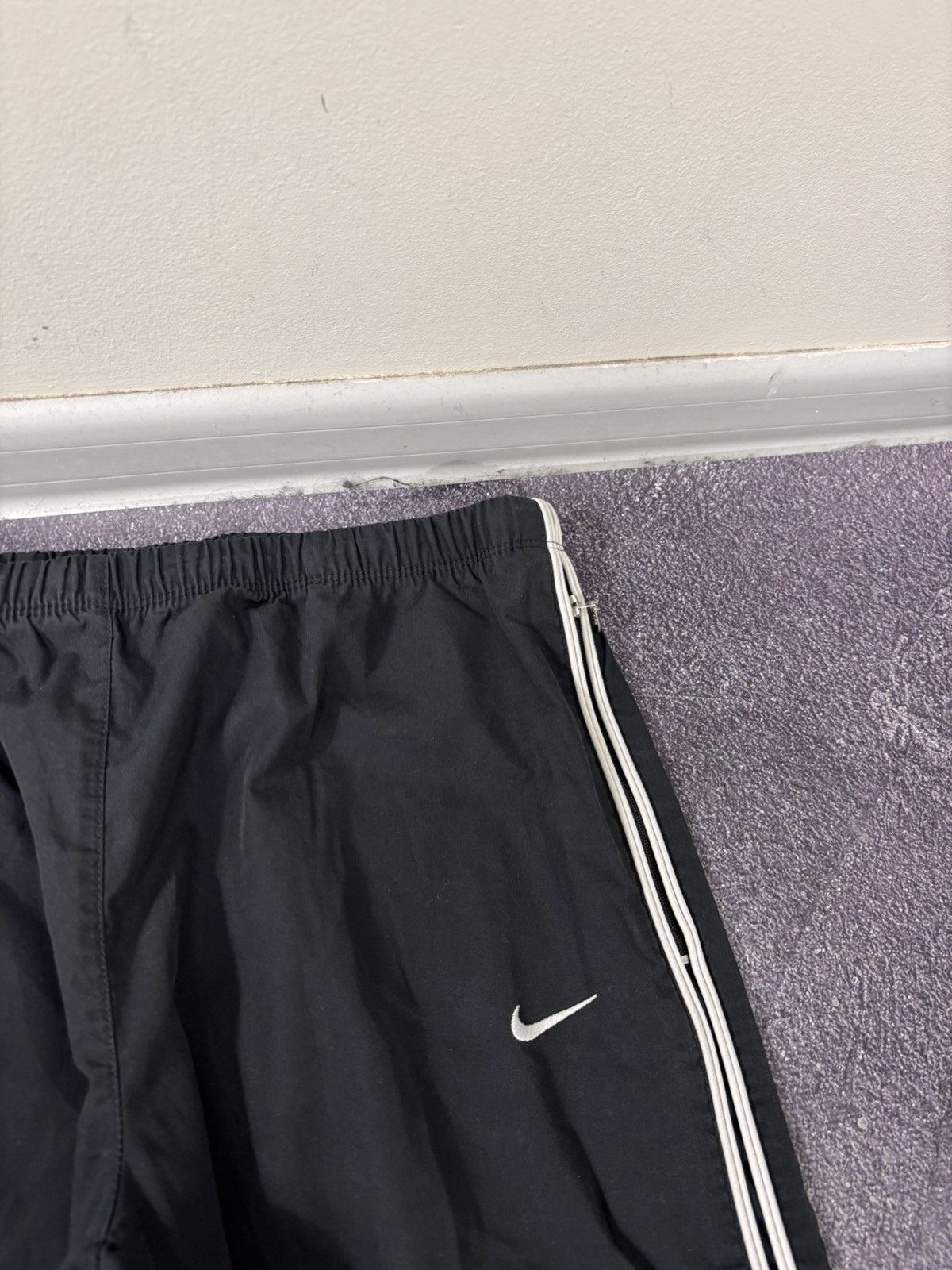Nike Vintage Nike Y2K Women’s Side Striped Hype Baggy Track Pants Size 28" / US 6 / IT 42 - 8 Thumbnail