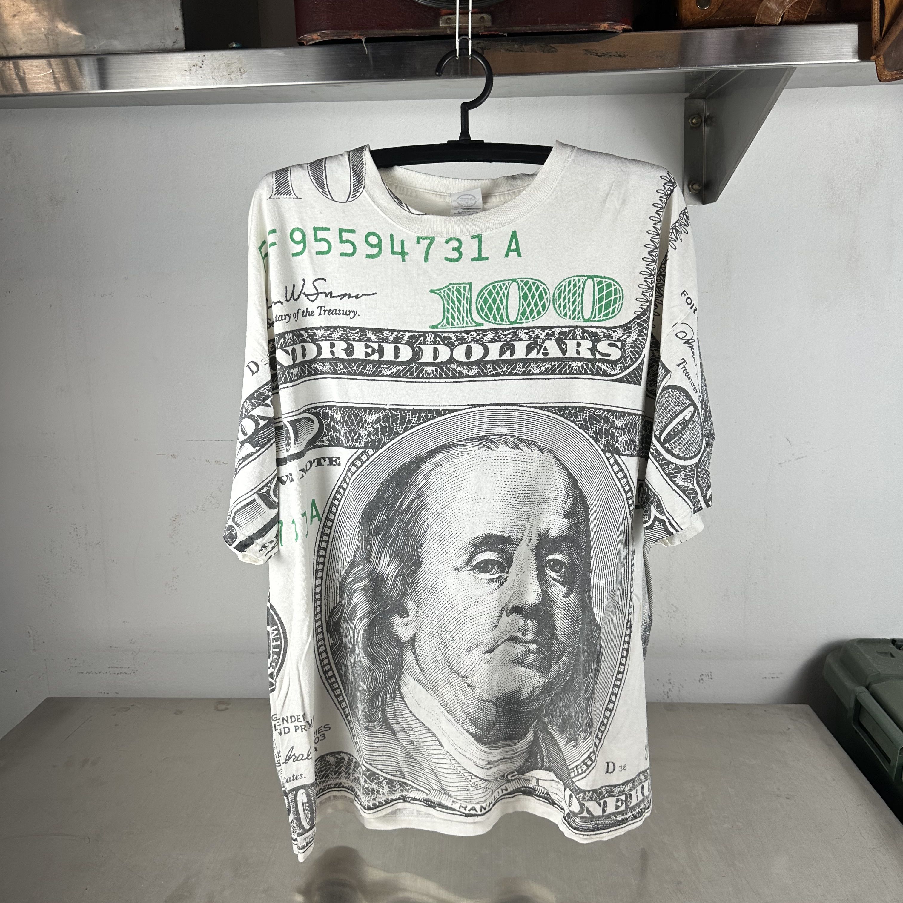 Vintage 2000s $100 Bill Benjamin Franklin All Over Print AOP T-shirt Size US XXL / EU 58 / 5 - 1 Thumbnail