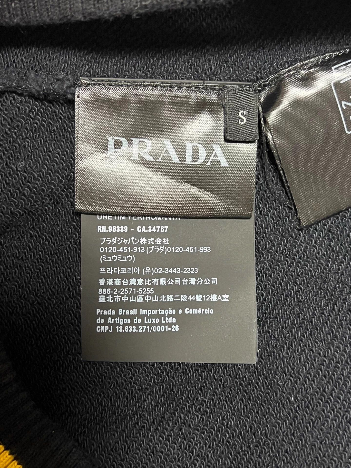 Prada Prada P logo 13 embroidery block crewneck sweatshirt Size US S / EU 44-46 / 1 - 7 Thumbnail