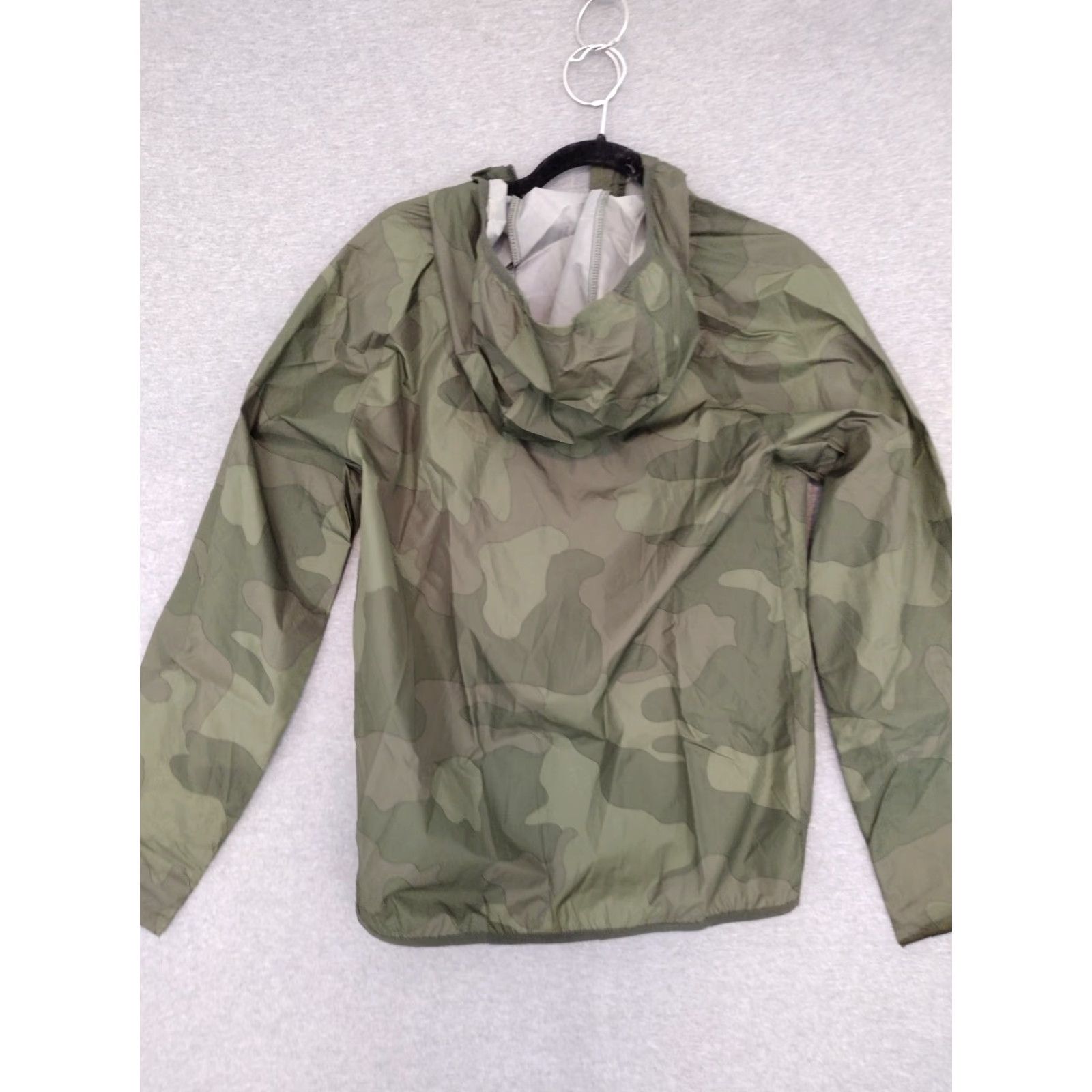 Vintage All In Motion Mens Hooded Windbreaker Jacket Olive Green Camo S Jacket Men Hooded Windbreaker Olive Green Camouflage S Mens Size US S / EU 44-46 / 1 - 2 Thumbnail