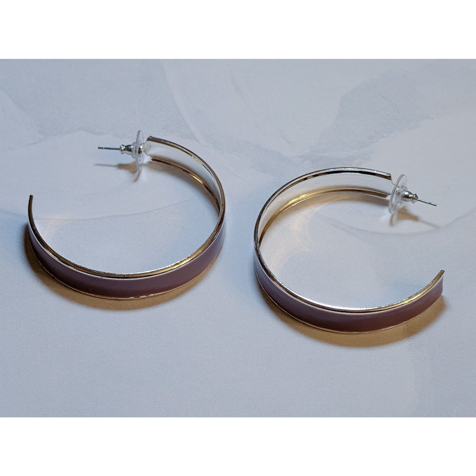 Vintage Chic VTG 1980 Silver-Tone Mauve Enameled Large Hoop Earrings Size ONE SIZE - 3 Thumbnail