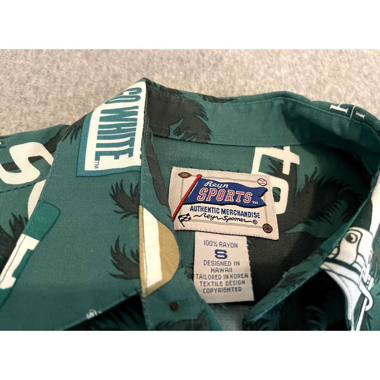 Reyn Spooner Reyn Spooner Michigan State Spartans Football Hawaiian Shirt Green Small Size US S / EU 44-46 / 1 - 2 Thumbnail