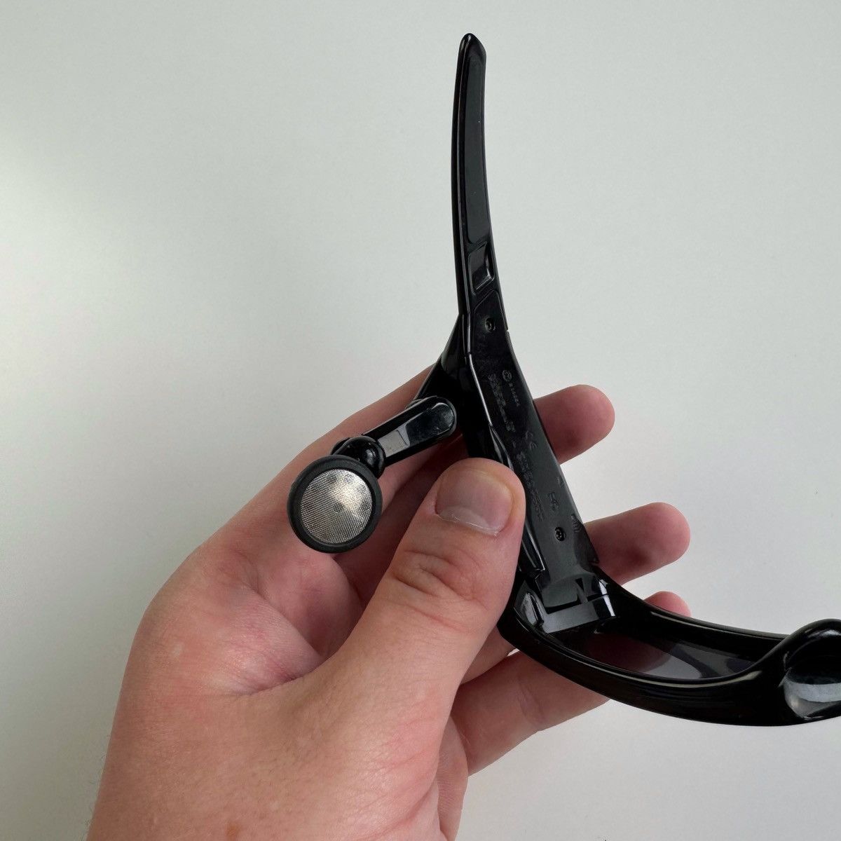 Oakley OG 2003 OAKLEY THUMP 512MB MP3 BLACK IRIDIUM SUNGLASSES Size ONE SIZE - 8 Thumbnail