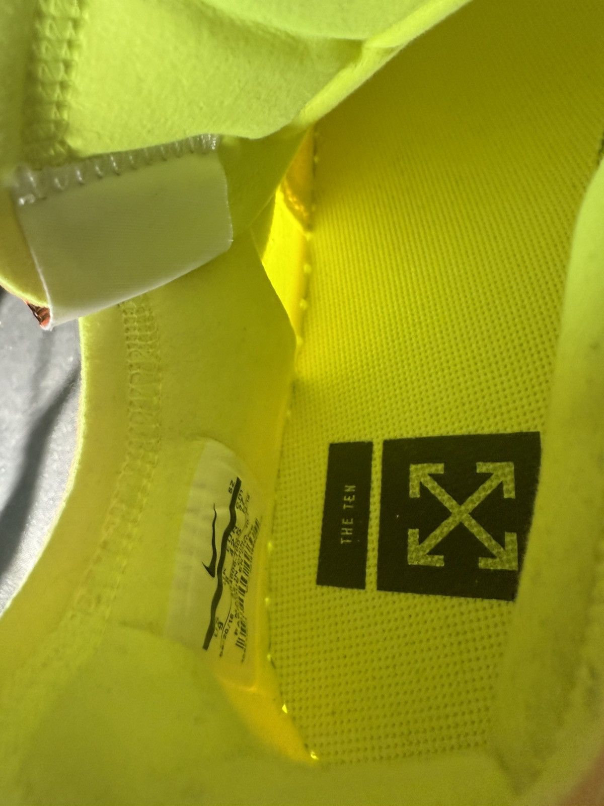 Off-White Nike Air Force 1 Low Off-White Volt Size US 9 / EU 42 - 10 Thumbnail