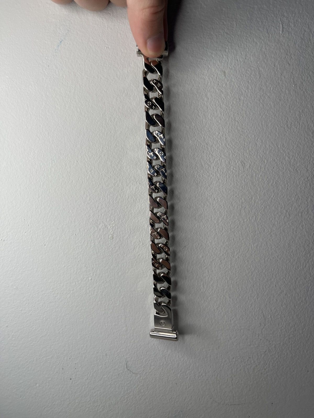 Louis Vuitton Louis Vuitton Chain Links Bracelet Engraved Monogram Silver Size ONE SIZE - 5 Thumbnail