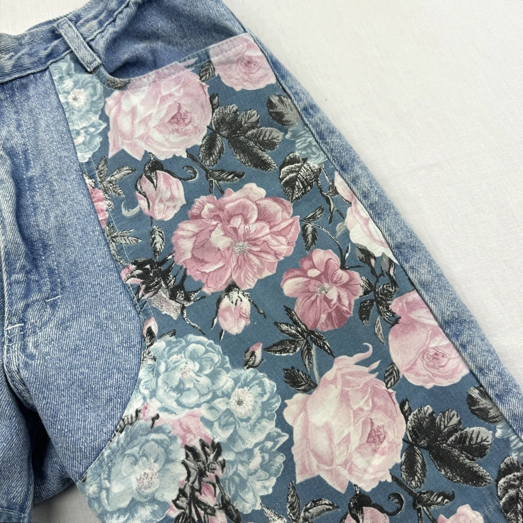 Vintage VINTAGE Maximum Energy Jeans Shorts Women 11/12 Blue Floral 80s Chino Vintage 1980s Womens Size 32" / US 10 / IT 46 - 3 Thumbnail