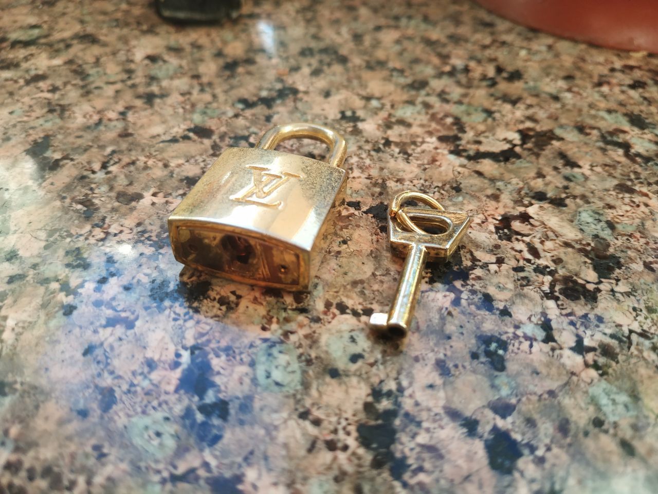 Louis Vuitton Louis Vuitton Padlock and Key Set - Authentic Gold Brass Size ONE SIZE - 13 Thumbnail