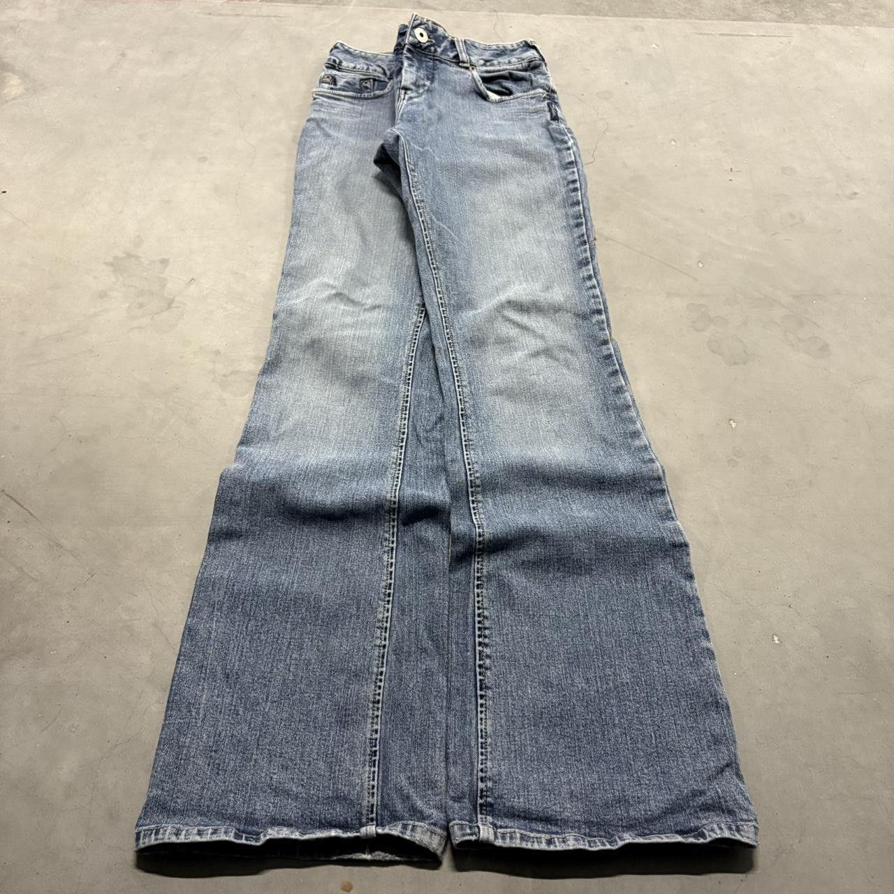 Silver Jeans Co. CRAZY Vintage Y2K/2000s Flared Medium Wash Steetwear Silver Jeans Denim Jeans! Size US 28 / EU 44 - 1 Thumbnail