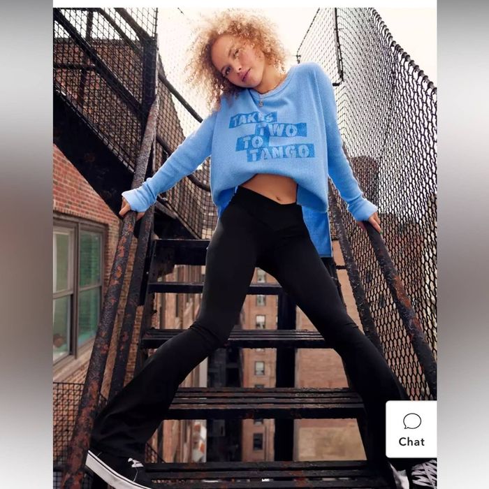 Aeropostale Viral Aeropostale High Waisted Crossover Flare Legging