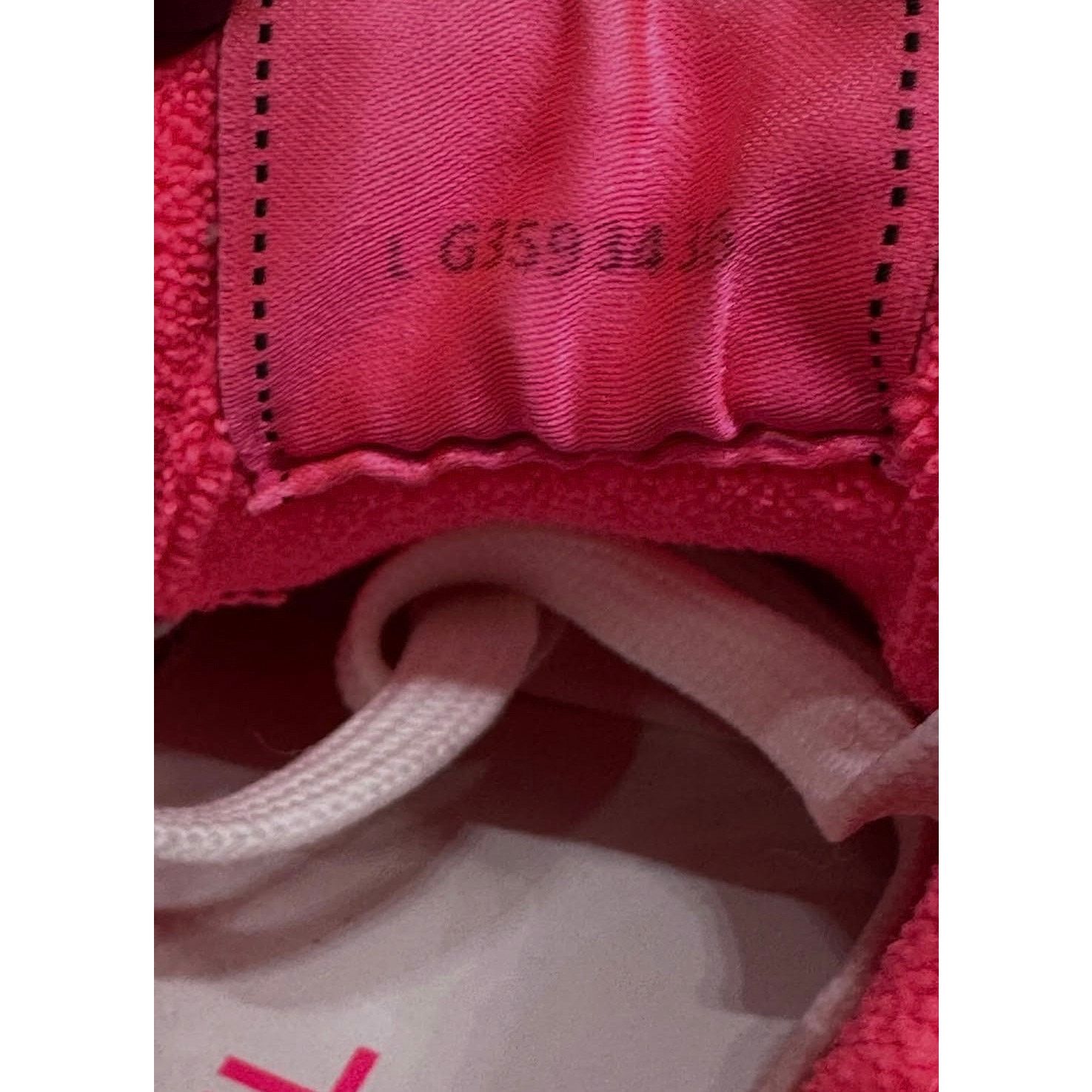 Chanel Chic Chanel White Calfskin Low-Top CC Logo Sneakers Size 36 Size US 5 / IT 35 - 5 Thumbnail
