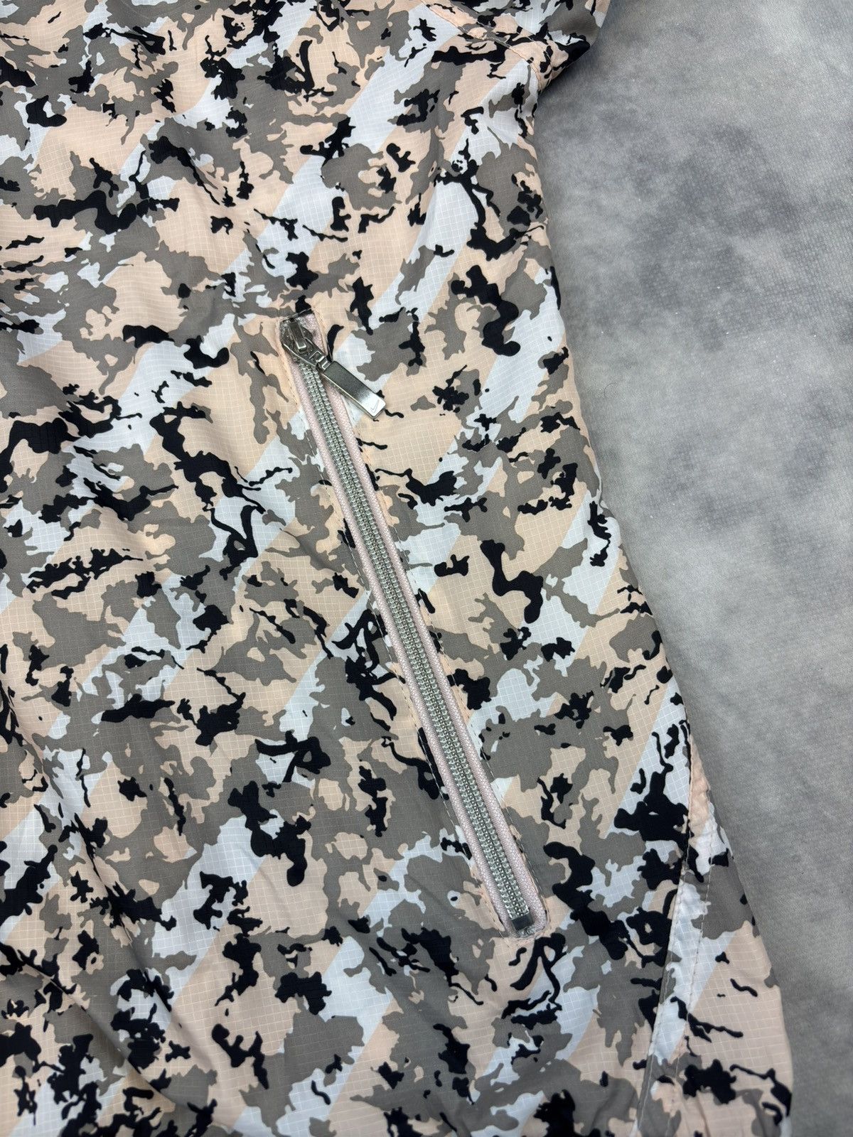 Nike × Vintage Y2K Nike Vintage Camouflage Metal Logo Light Jacket Size US M / EU 48-50 / 2 - 4 Thumbnail