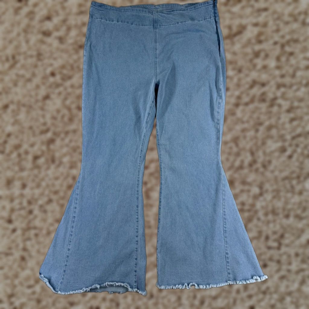 Shein SheIn Jeans Women 4XL Blue Denim Cotton Blend Stretch Flare Raw Hem Jeans Women 4XL Blue Denim Cotton Blend Stretch Flare Raw Hem Size 40" / US 18 - 1 Thumbnail