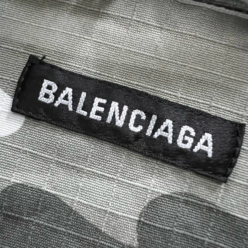 Balenciaga Balenciaga size 40 Camouflage multi-pocket overalls jacket Size US XXS / EU 40 - 4 Thumbnail