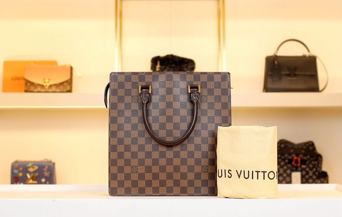Louis Vuitton Louis Vuitton Damier Ebene Sac Plat Size ONE SIZE - 1 Thumbnail