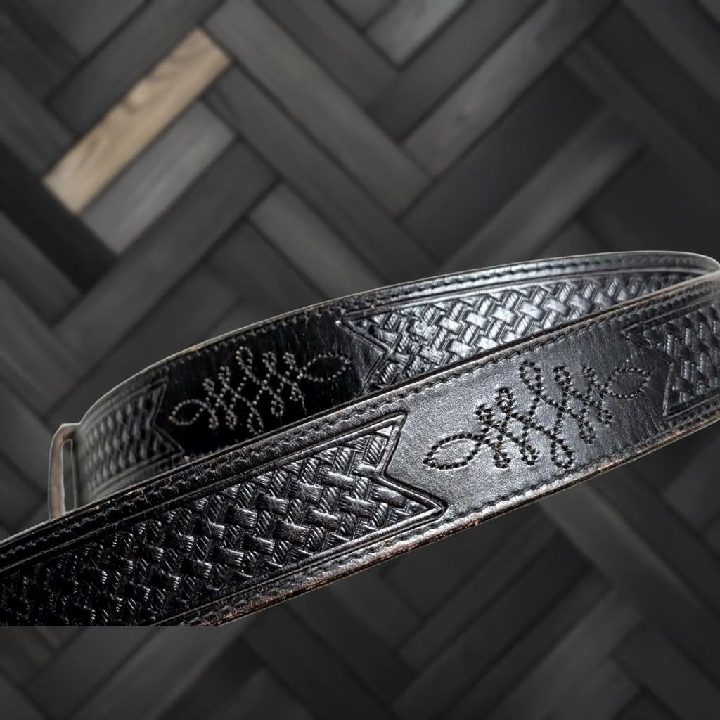 Vintage VINTAGE Silver Creek Belt 44 black WESTERN cowhide leather TOOLED USA Size 44 - 1 Thumbnail