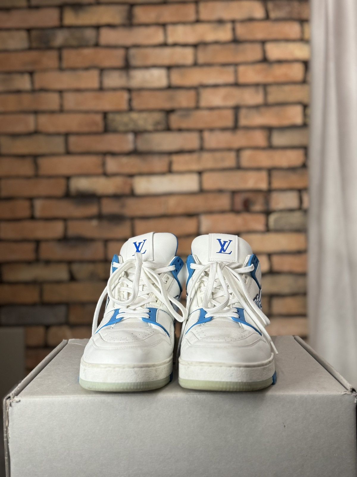 Louis Vuitton SS19 AZUR BLUE TRAINER LOW WHITE SNEAKERS LOGO MONOGRAM Size US 10 / EU 43 - 6 Thumbnail