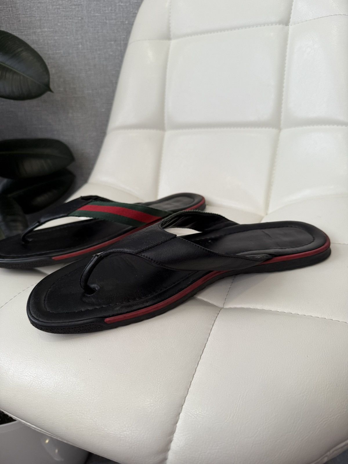 Gucci Gucci Black Leather Flip Flops Sandals GG Web Stripe Slides Size US 11 / EU 44 - 14 Thumbnail