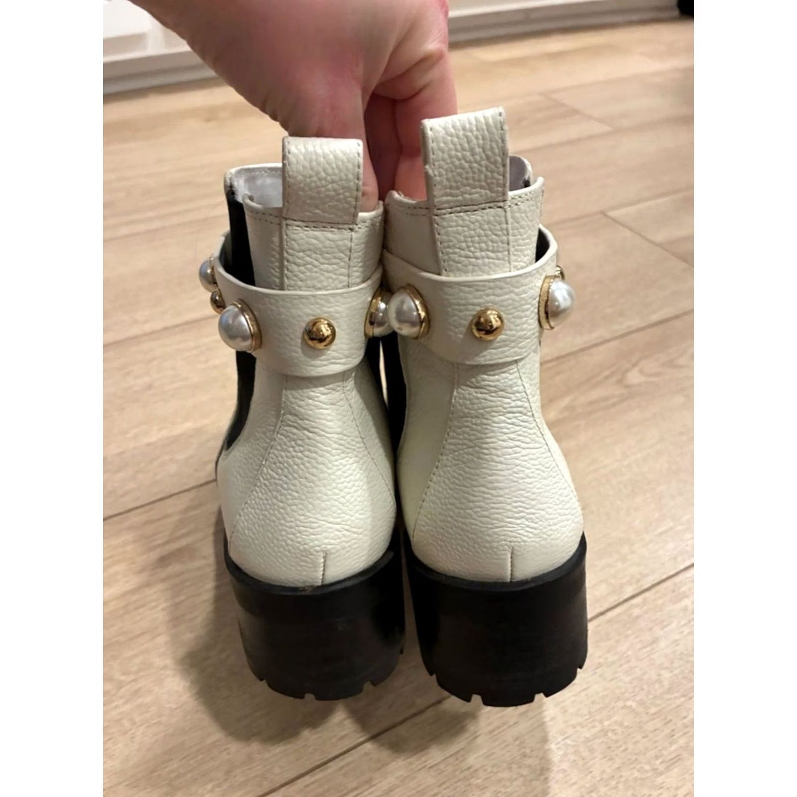 Karl Lagerfeld Karl Lagerfeld Paris Women’s Pola Chelsea Ankle Boot Cream Leather Size 9 Shoes Leather Cream Women Chelsea Bootie 9 U.S. Mens Women Size US 9 / IT 39 - 6 Thumbnail