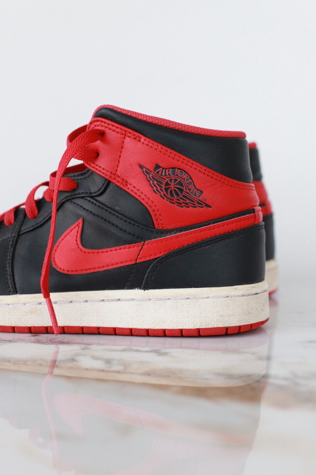 Nike Кросівки Nike Air Jordan 1 Retro High Розмір Black & red Size US 8 / EU 41 - 5 Thumbnail