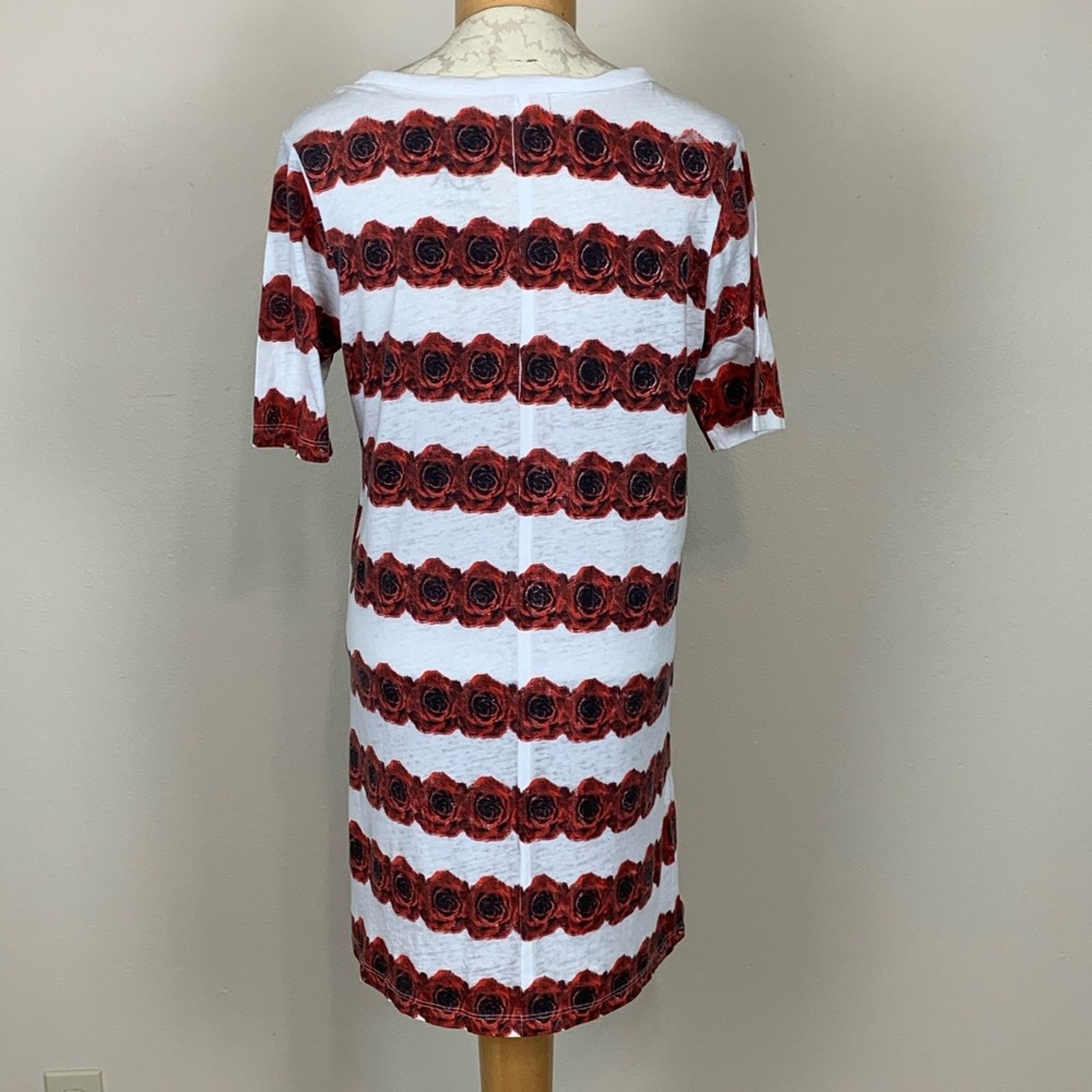Chaser Brand Chaser V Neck Rose Print Tunic T Shirt White Red Small Size S / US 4 / IT 40 - 6 Thumbnail