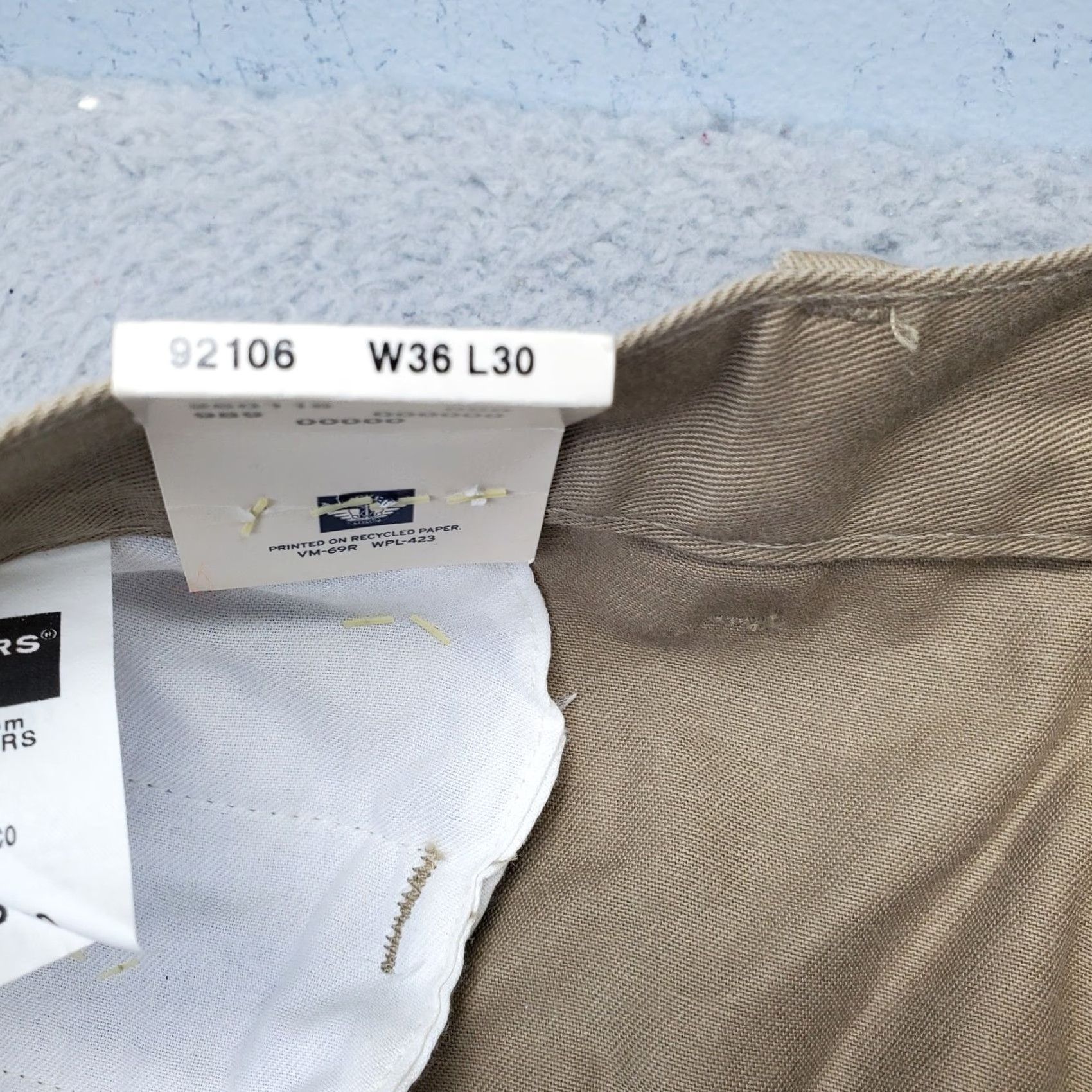 Dockers DOCKERS Mens Khakis Pants 36 Tan Stretch Classic Fit Pleated No Wrinkle Twill Shirt/ pants? Size US 36 / EU 52 - 7 Thumbnail