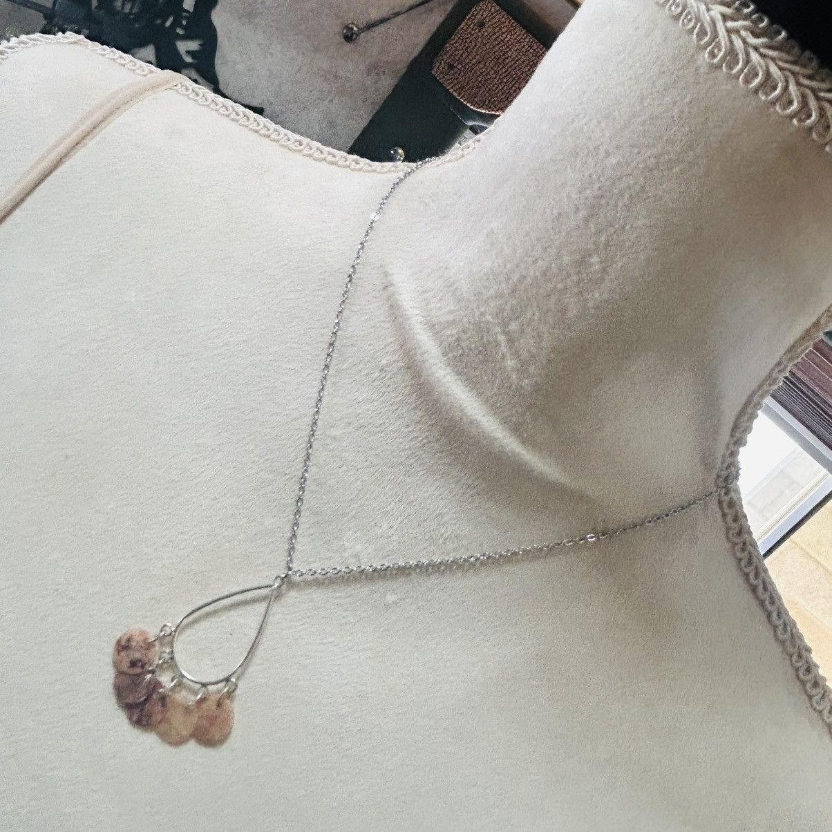 Handmade Handcrafted shell disc chandelier pendant on chain necklace Size ONE SIZE - 1 Thumbnail