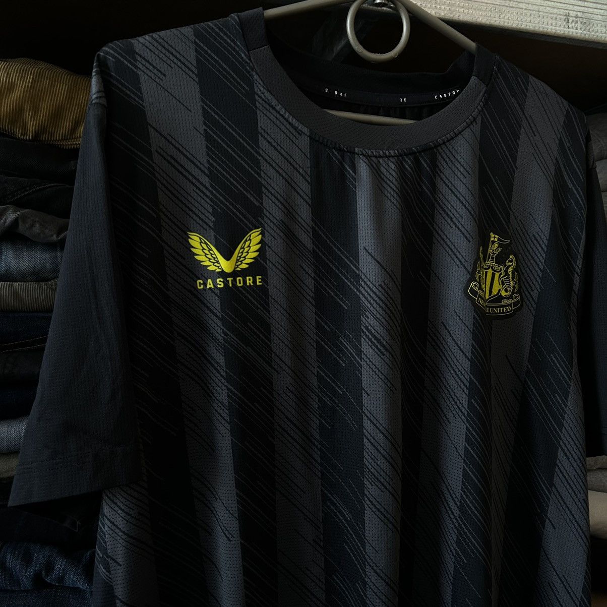 Castore Mens Castore Newcastle Small Logo Home Soccer jersey size XL Size US XL / EU 56 / 4 - 2 Thumbnail