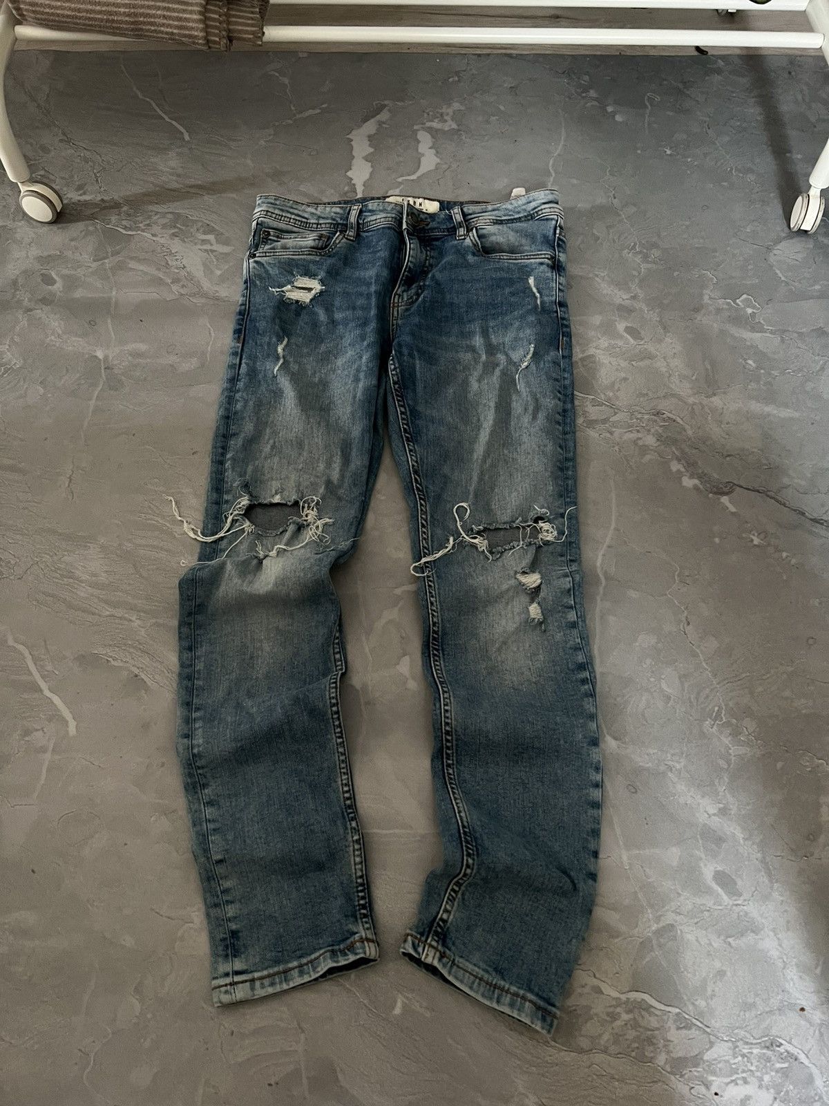 Japanese Brand Distressed Blue Relaxed Skinny Jeans / Y2K Street Style Swag Size US 30 / EU 46 - 1 Thumbnail